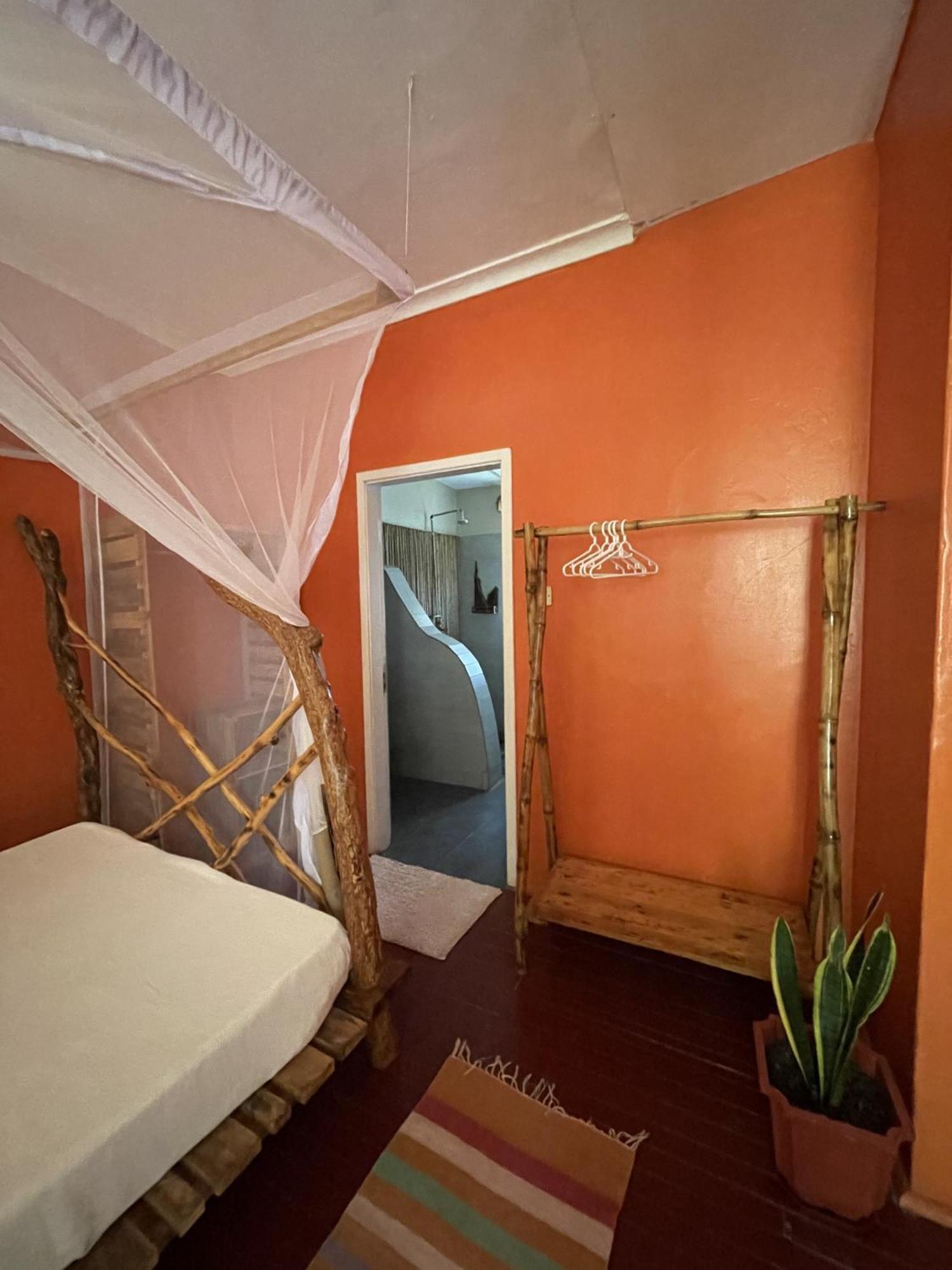 Jinja Backpackers Hostel Room photo